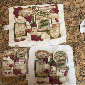 Wine/vineyard kitchen towel set